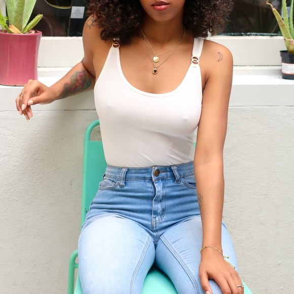 White ribbed bodysuit w gold detailing - Picture 1 of 4
